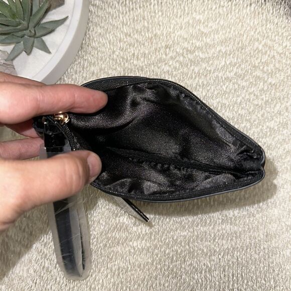 Giorgio Armani Beauty Small Black Leather Trim Soft Cord Knit Ribbed Wristlet - Picture 9 of 9